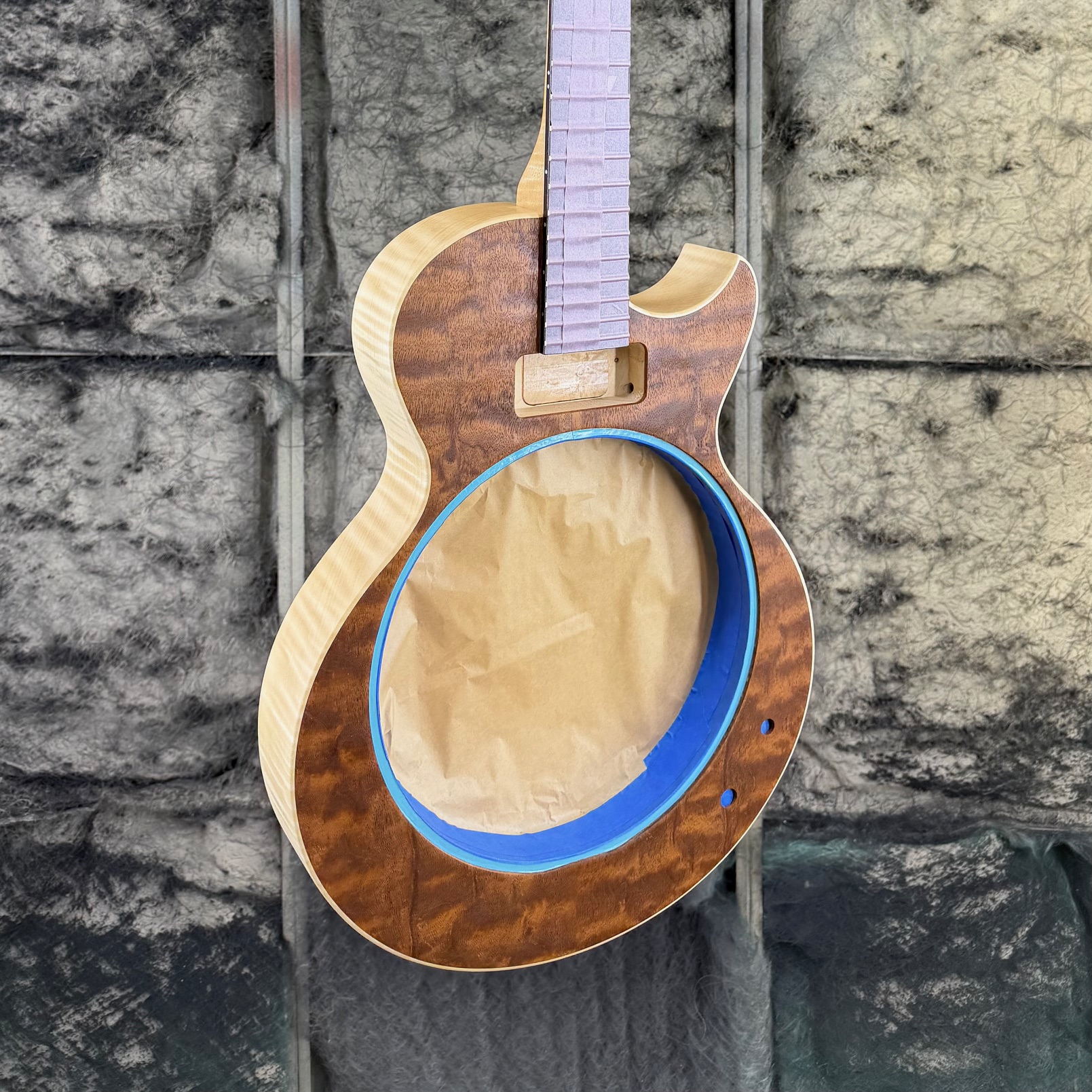 Thorn guitar
